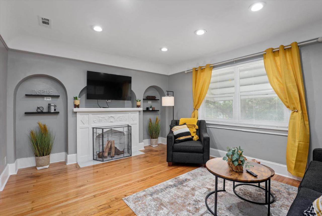 Modern & Cozy East Side Gem ~ Queen Beds ~ Parking Detroit Bagian luar foto
