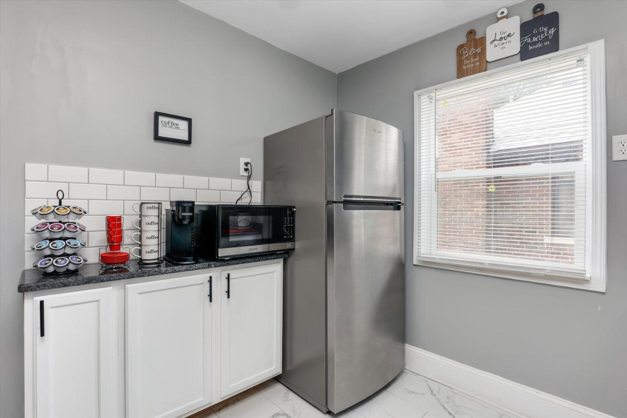 Modern & Cozy East Side Gem ~ Queen Beds ~ Parking Detroit Bagian luar foto